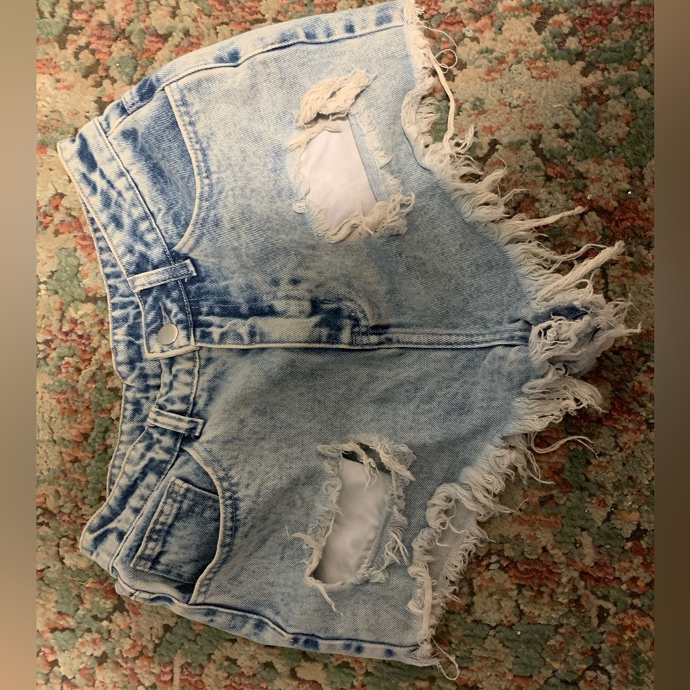 Cut off jeans